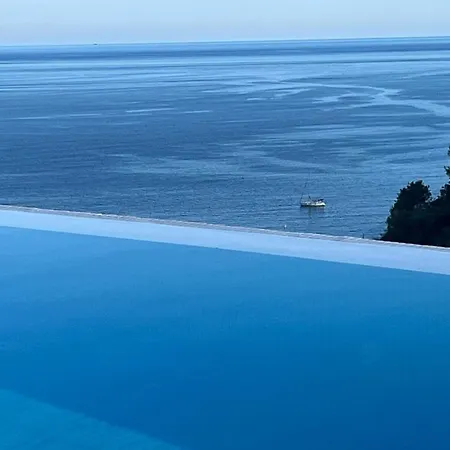 Apartment Luxurious 3 Bed With A Lovely Sea View In Carvajal